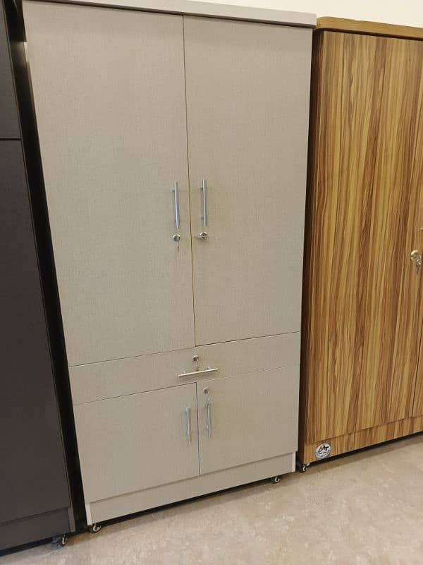 Modern Style Of wardrobe Available in Customized Design 2