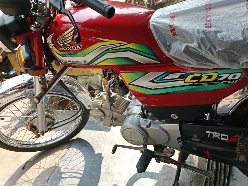 selling my honda cd 70 cc first hand used 1