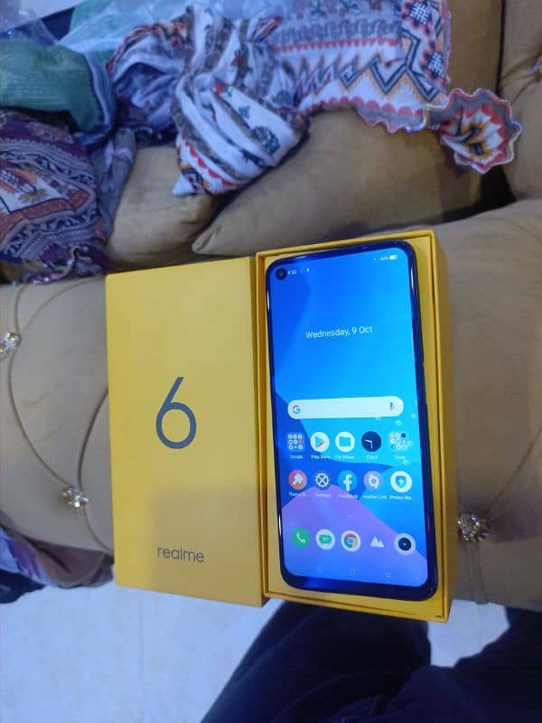 Realme 6 128/8GB Ram with box for sale 7