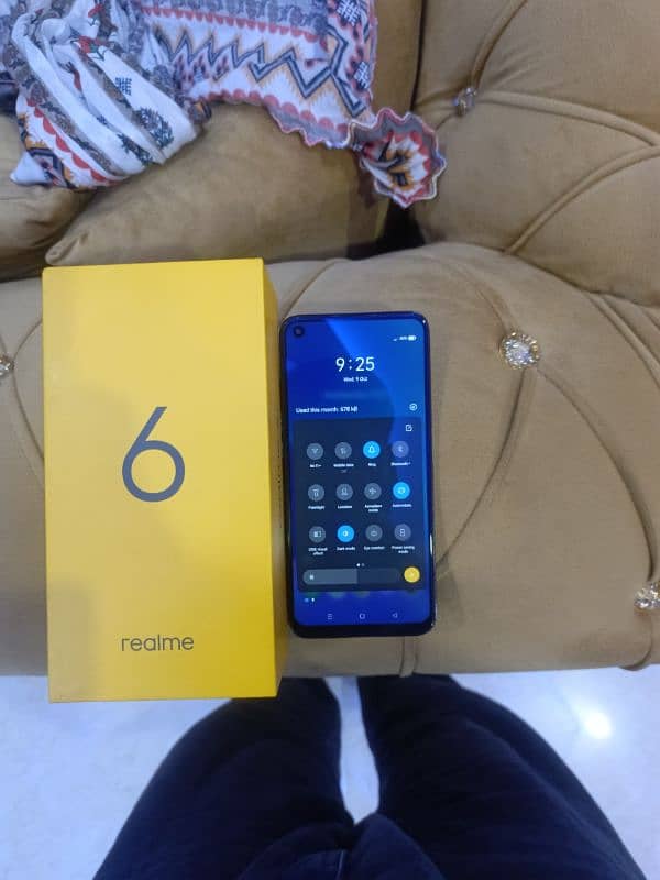 Realme 6 128/8GB Ram with box for sale 4