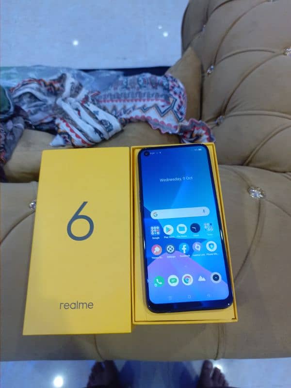 Realme 6 128/8GB Ram with box for sale 2