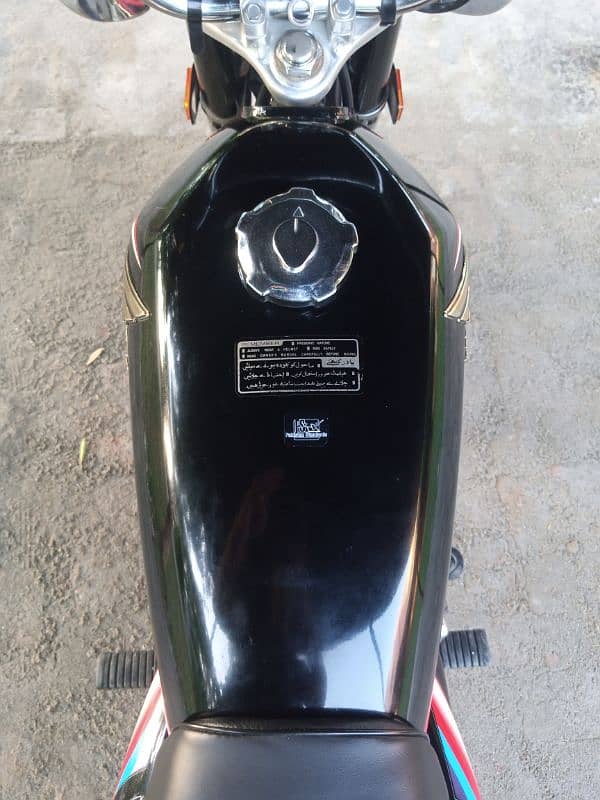 Honda 125 Black Color 1