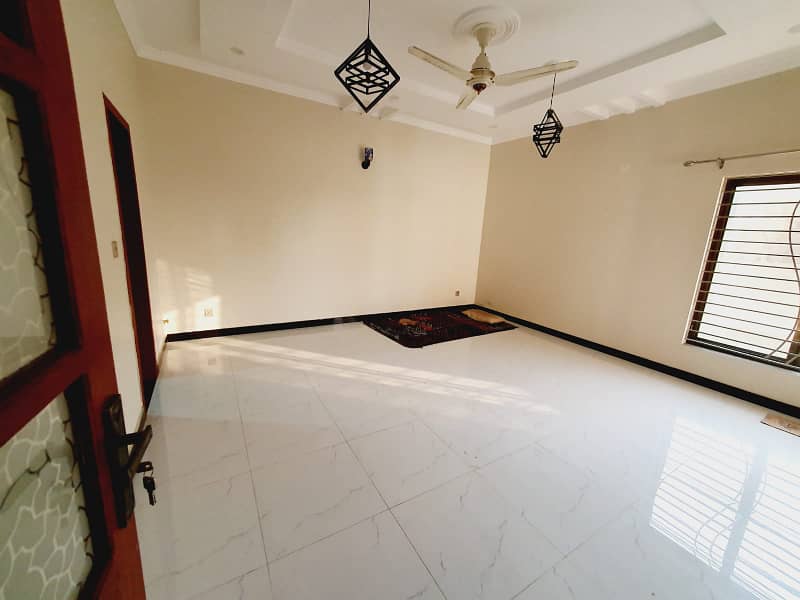 10 Marla Full House Available for Rent in Block C B-17 Islamabad!!! 4