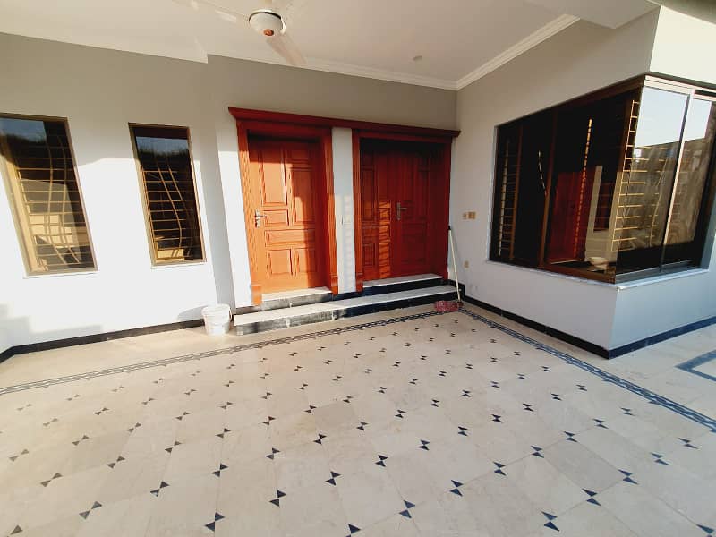 10 Marla Full House Available for Rent in Block C B-17 Islamabad!!! 7