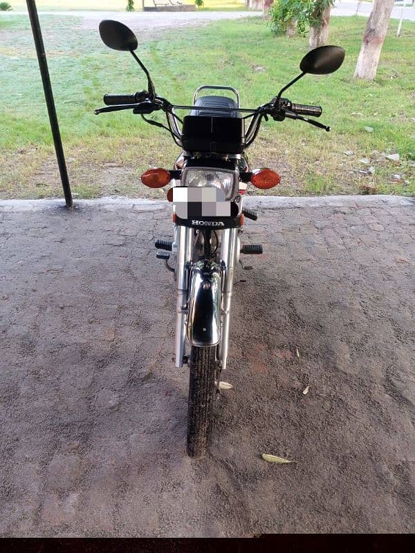 Honda 125 Black Color 6