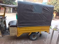 10 Seater  United  Riksha