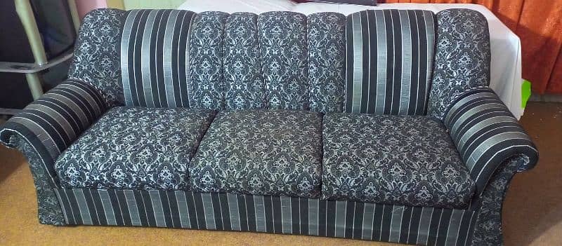 5 seater good condition sofa set 1