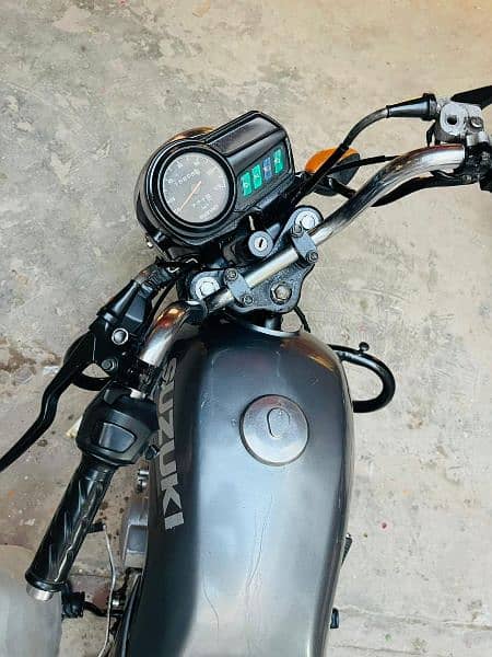 Suzuki GD 110 Bike 5