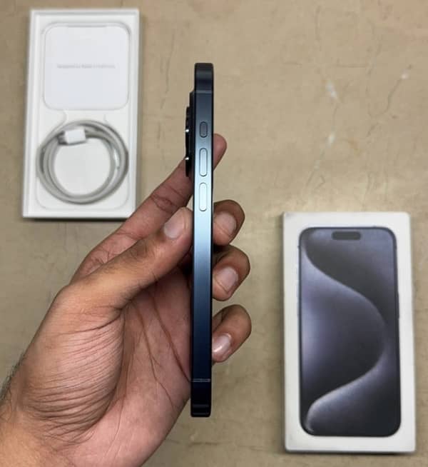 iPhone 15 Pro 256gb LLA Factory Unlock 3