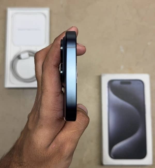 iPhone 15 Pro 256gb LLA Factory Unlock 4