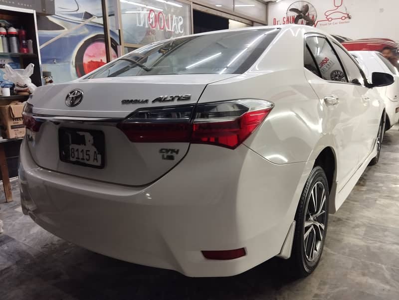 Toyota Corolla Altis  Grande Cvti 2017 11