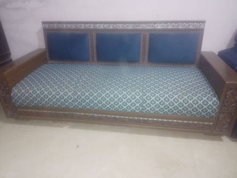 5 seater sofa with cushions 1