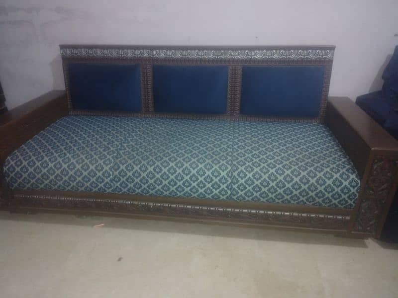 5 seater sofa with cushions 4