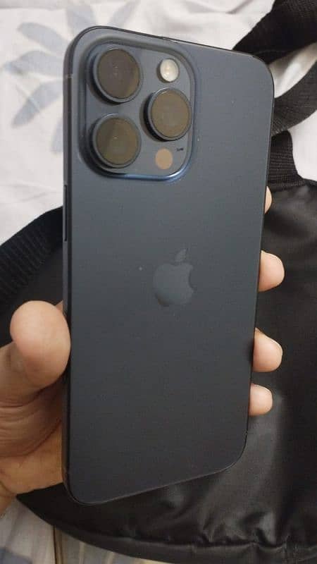 JV iPhone 15 Pro Max 512gb 0