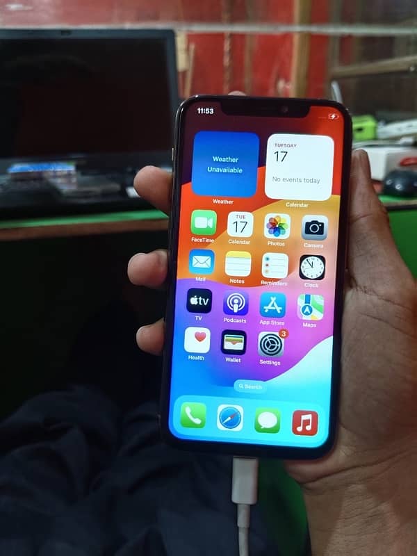 iPhone 11 Pro 4