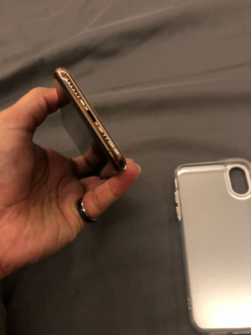 iphone xs 3