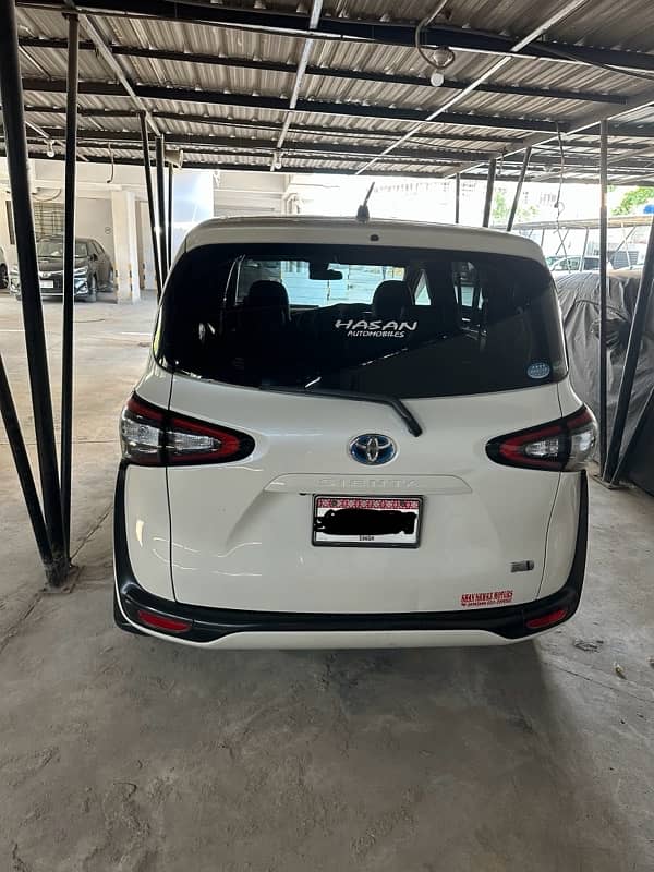 Toyota Sienta 2015 3