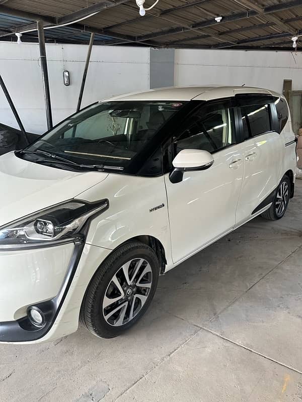 Toyota Sienta 2015 2