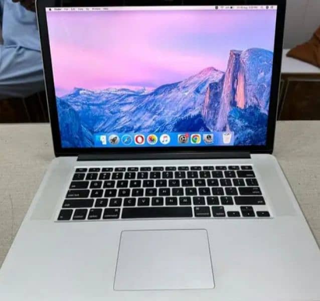 Apple Mac book pro - 2015 mid - i7 3