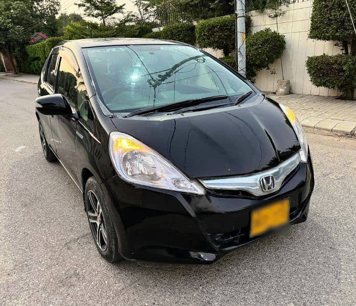 Honda Fit Hybrid 2012 registered 2015 automatic 1.3 Keyless 2