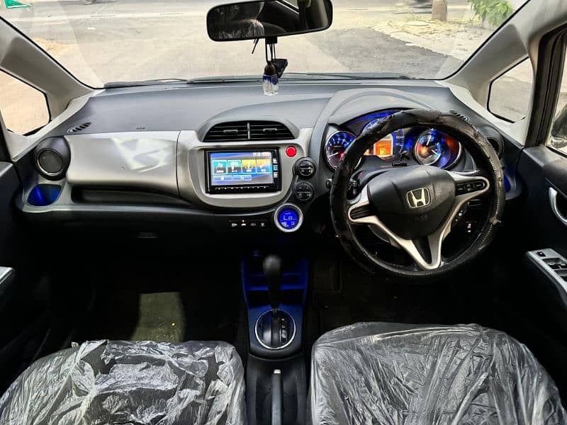 Honda Fit Hybrid 2012 registered 2015 automatic 1.3 Keyless 6