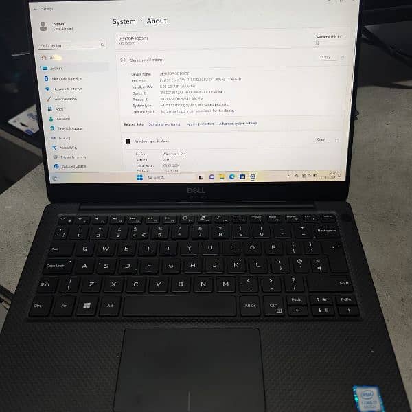 Dell XPS 13 9370 , i7 8th gen , 8 gb ram , 256 ssd 0