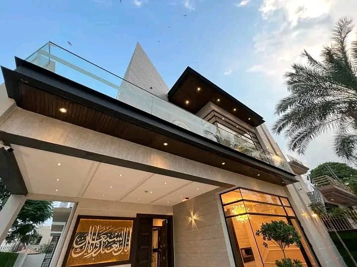 10 Marla Designer House Available For Rent 1