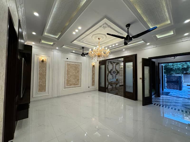 10 Marla Luxury Designer House For Sale In Bahria Town Lahore In Low budget price 3