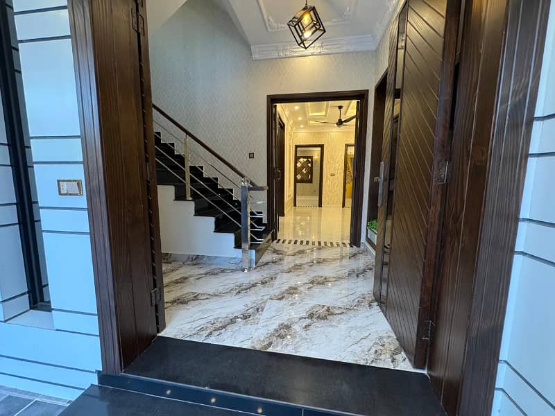 10 Marla Luxury Designer House For Sale In Bahria Town Lahore In Low budget price 9