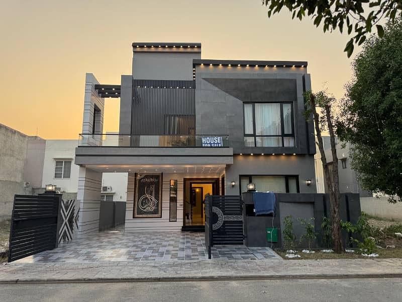 10 Marla Luxury Designer House For Sale In Bahria Town Lahore In Low budget price 22