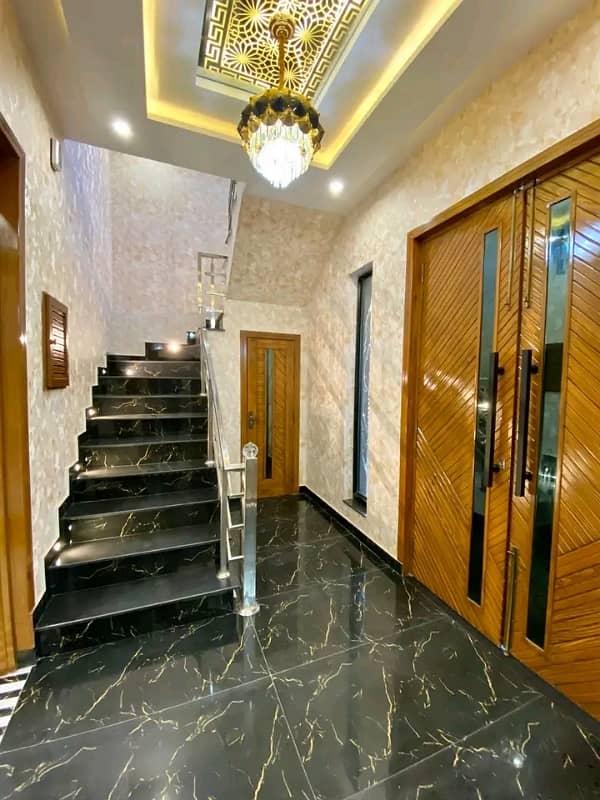 7 Marla Luxurious House Available For Rent 14