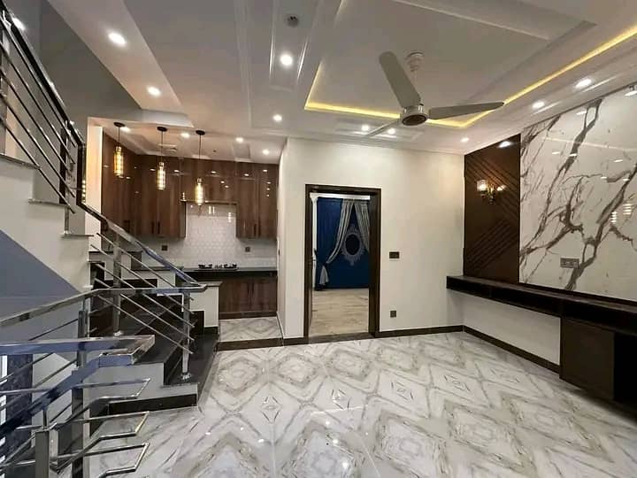 7 Marla Luxurious House Available For Rent 10