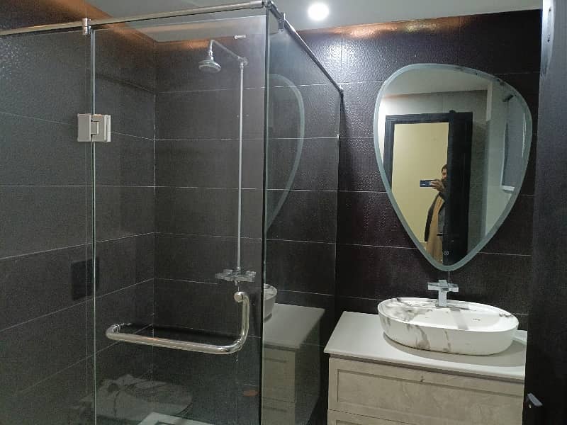 Highly-Desirable Lower Portion Available In Bahria Orchard Phase 1 For rent 6