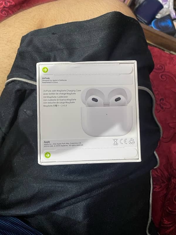 apple air-pods 3rd gernation box packed 4