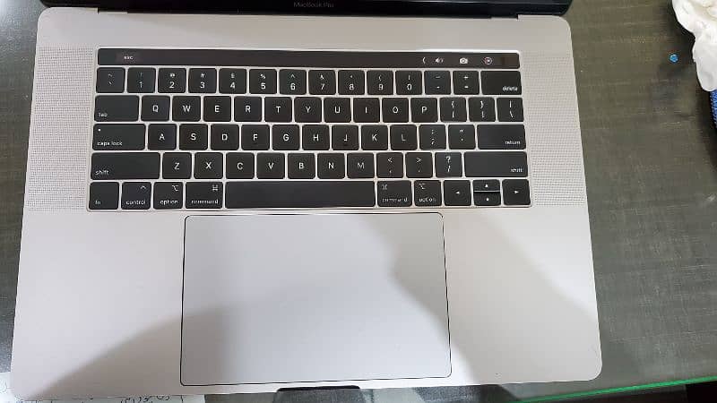 macbook pro 2017 i7 3