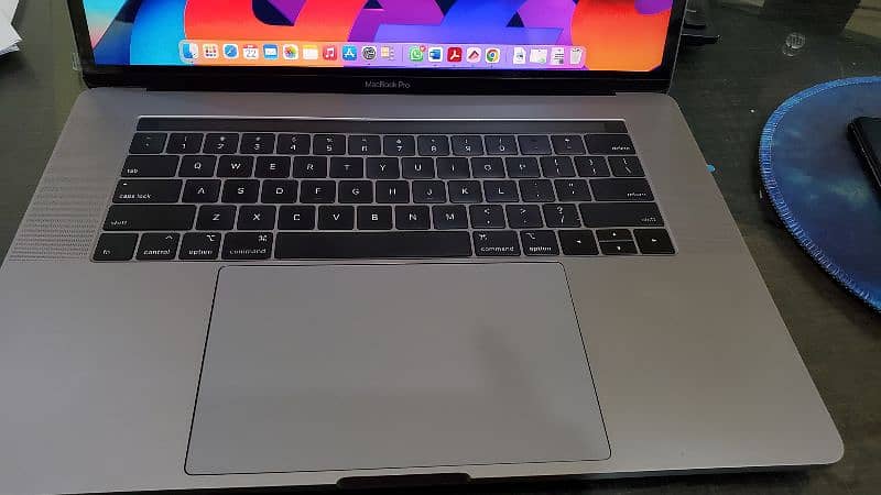 macbook pro 2017 i7 1