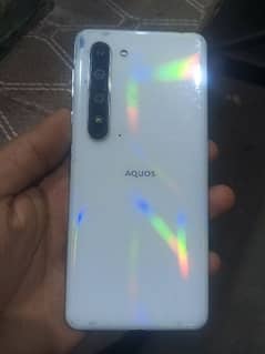 sharp Aquos r5g