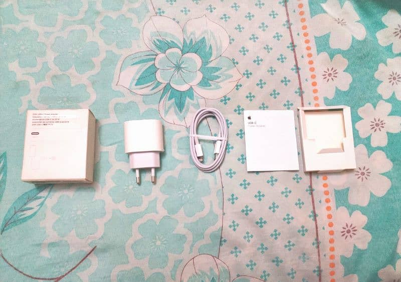 Apple iPhone 20w Usb Type C Charger with Usb c to lightning Cable. 0