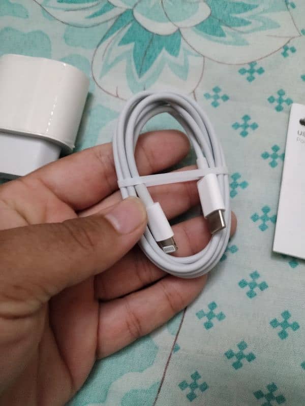 Apple iPhone 20w Usb Type C Charger with Usb c to lightning Cable. 4