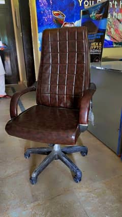 Executive Revolving Chair for Office & Home 0