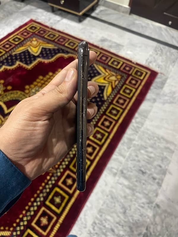 iPhone X PTA approved black condition 9/10 1