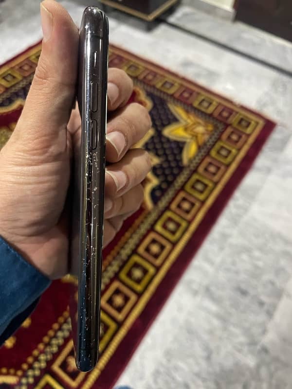 iPhone X PTA approved black condition 9/10 6