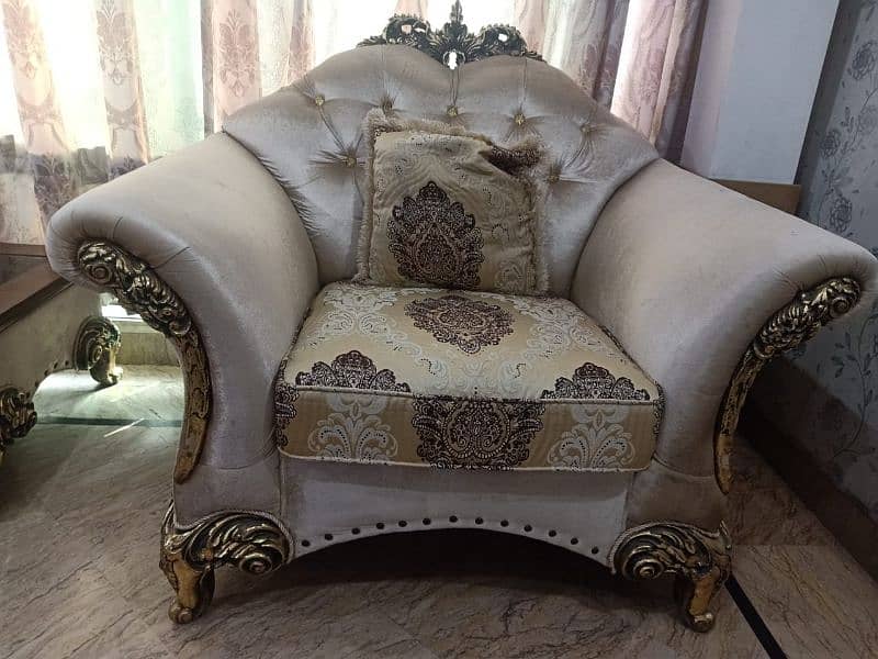 Complete Turkish style sofa set with 3 tables and hand cycle 2