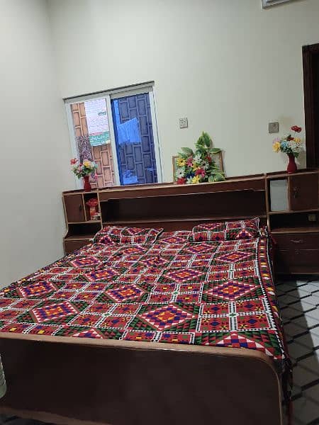 King size bed available for sale 2