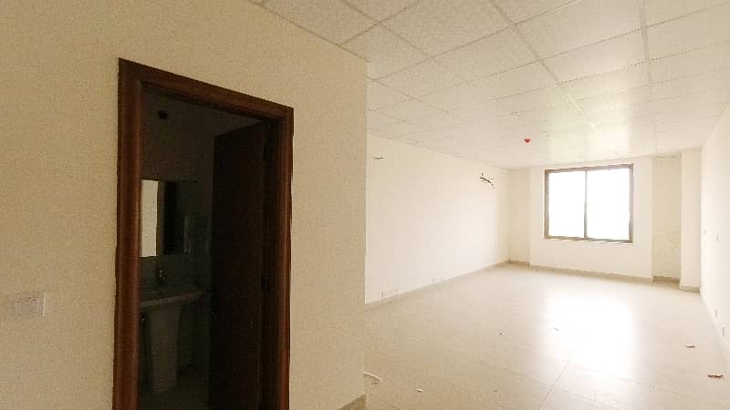 439 Square Feet Office Available For Rent In Gulmohar Trade Center, Gulburg 2. 4