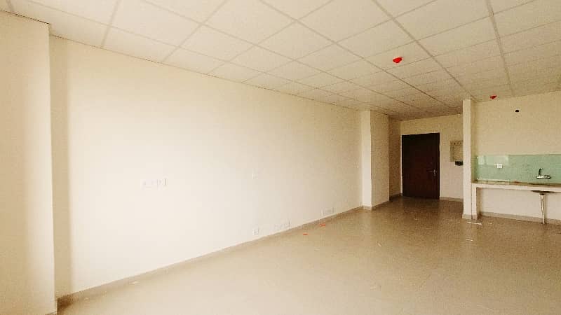 439 Square Feet Office Available For Rent In Gulmohar Trade Center, Gulburg 2. 7