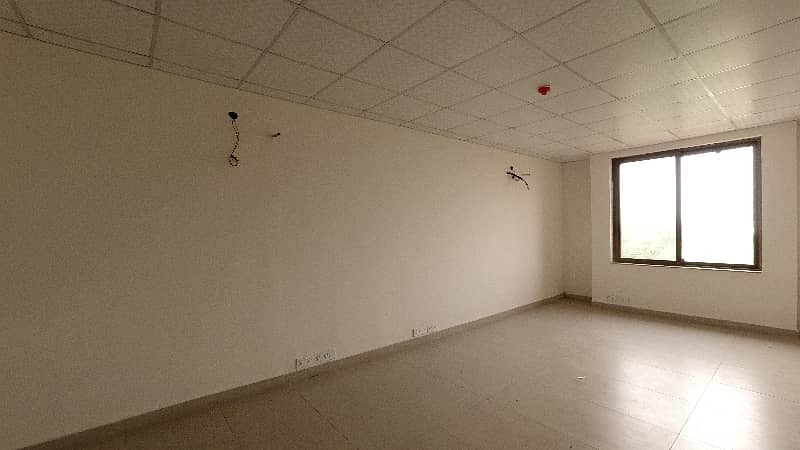 439 Square Feet Office Available For Rent In Gulmohar Trade Center, Gulburg 2. 11