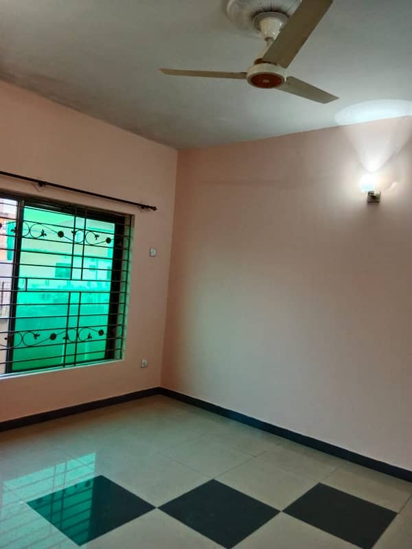 Kanal Upper Portion Ground Portion Lock Independent House Available For Rent 8