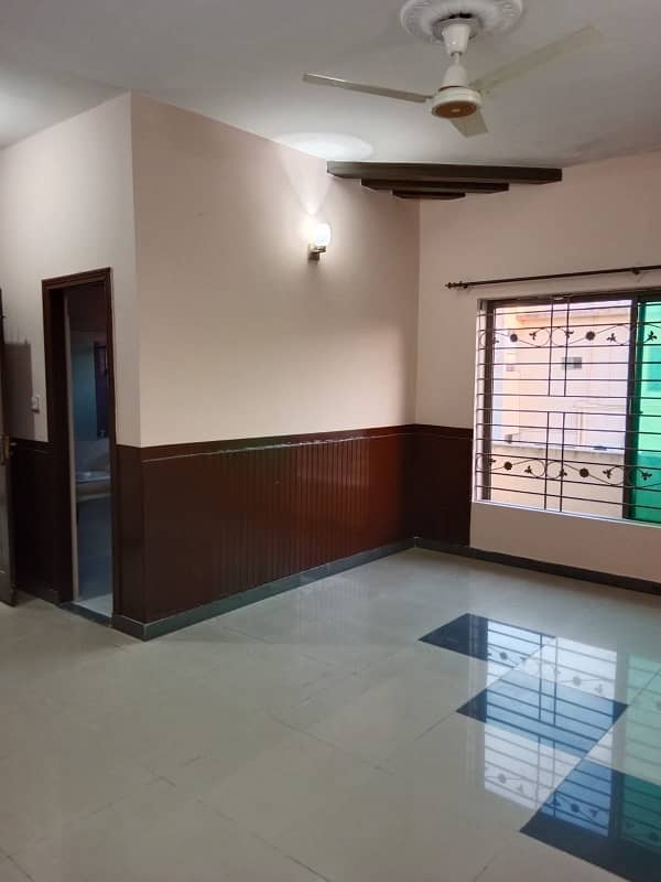 Kanal Upper Portion Ground Portion Lock Independent House Available For Rent 17