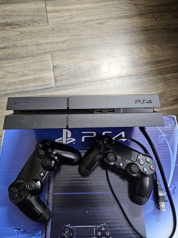 PS4 flat Jailbreak with 2 controller 1